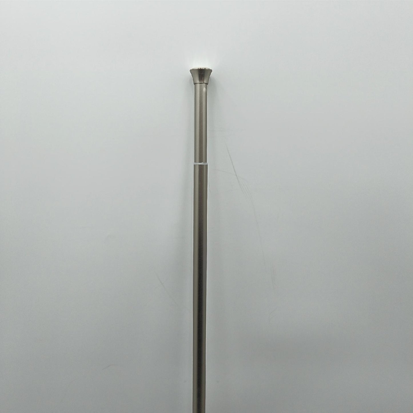 Amazon Basics Duschvorhangspanner Badezimmer Zubehör verstellbar 137 bis 229 cm robust
