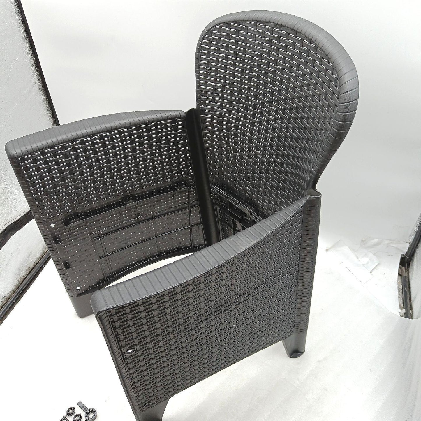 Dmora - Outdoor-Lounge-Set Napoli, Gartenkomposition mit 2 Sesseln und 1 Aufbewahrungstisch, Lounge mit Rattan-Effekt, 100 % Made in Italy, Anthrazit