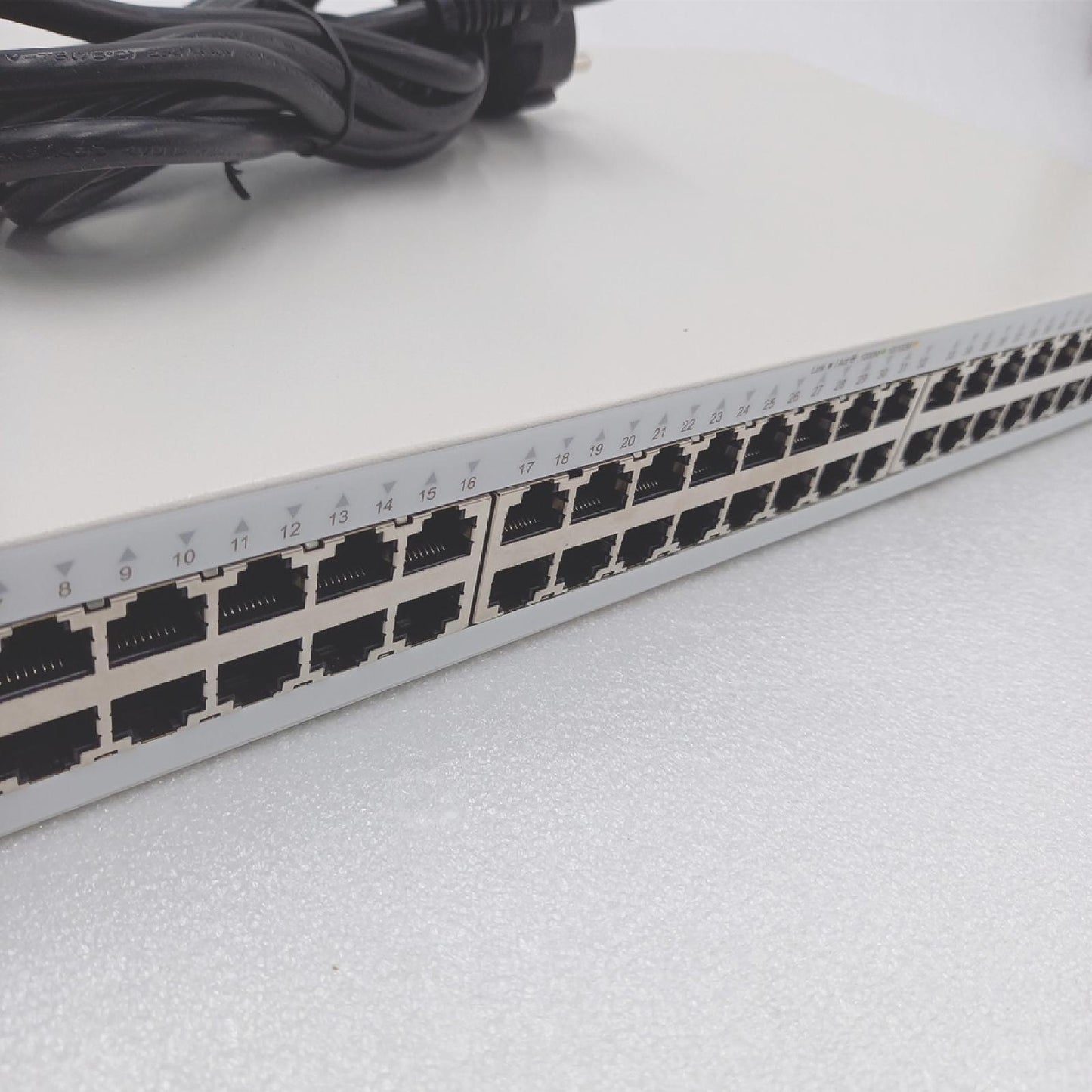 D-Link DBS200052 Cloud Managed Gigabit Smart Switch 52 Ports Isdn Glasfaser Nuclias Aktion